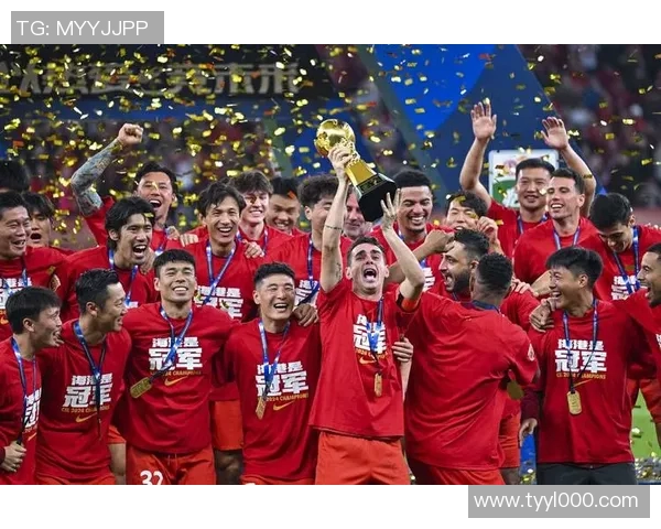 足球明星亲自赠送球衣感人瞬间视频记录球迷热情与梦想 足球明星亲自赠送球衣感人瞬间视频记录球迷热情与梦想