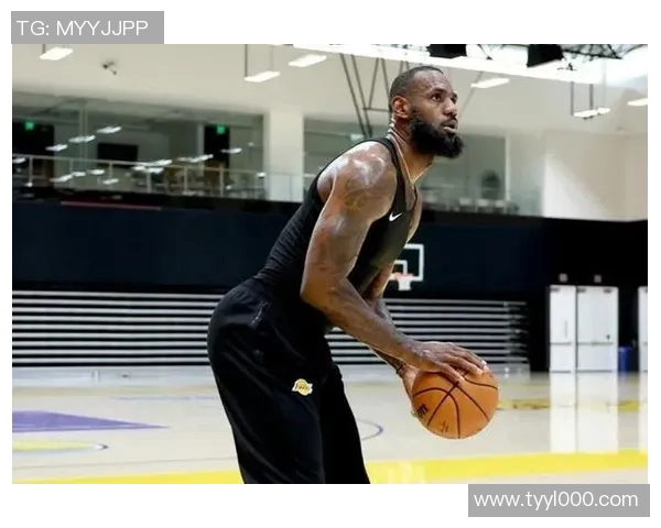 勒布朗与足球巨星的精彩相遇：跨界交流与友谊的故事